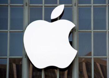 “المشروعات الرائدة: كيف تستخدم آبل الذكاء الاصطناعي لخلق تجربة متفوقة”