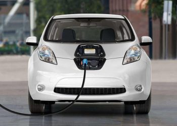 مقارنة بين أفضل 5 سيارات كهربائية في السوق الإماراتي